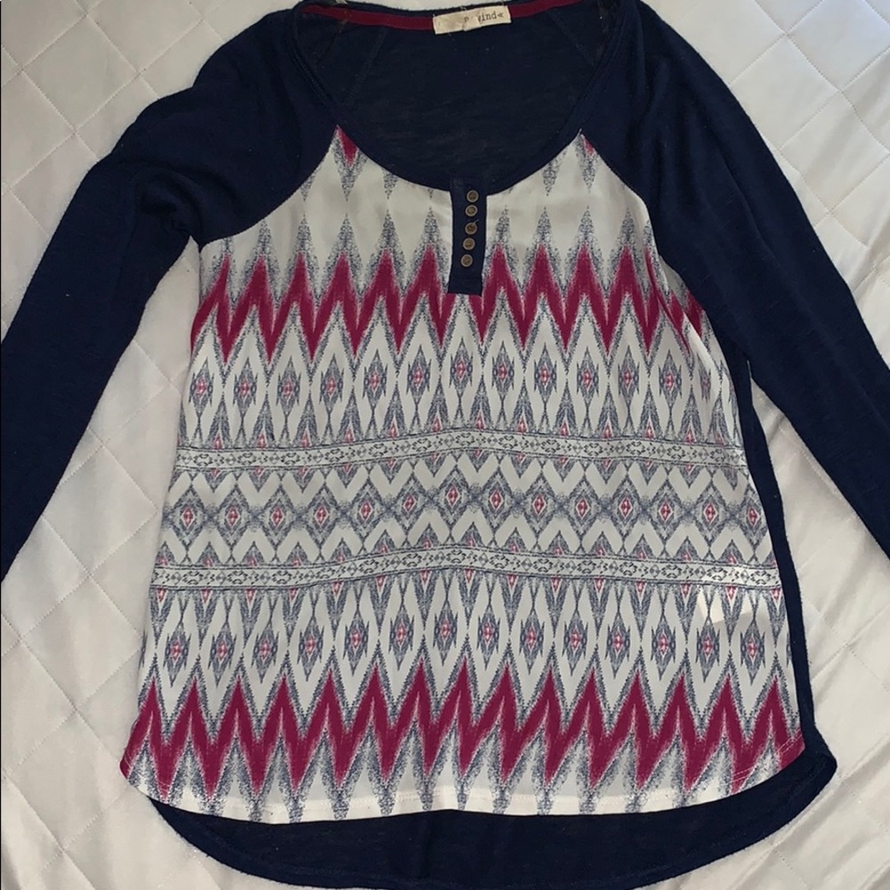 Mudd Long Sleeve Geometric Pattern shirt